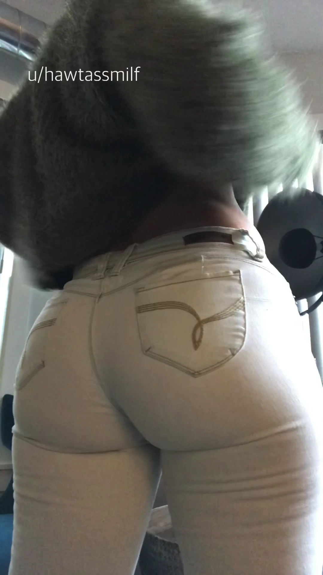 imagine seeing that much ass while dropping off your kids at school