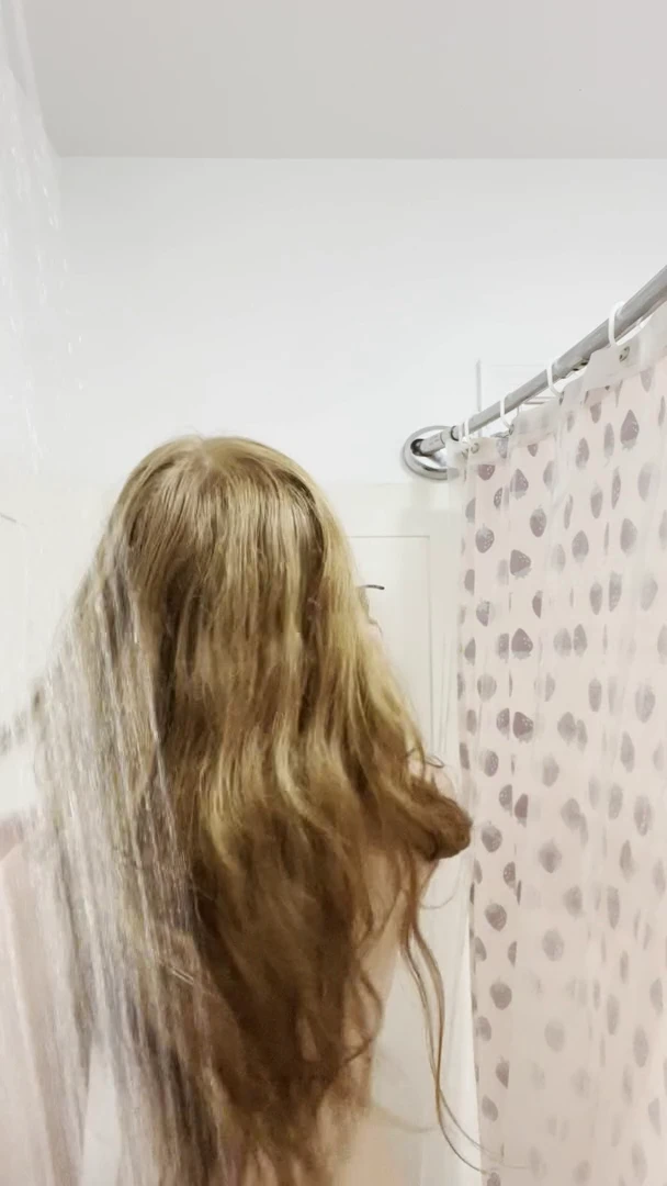 Shower with a redhead
