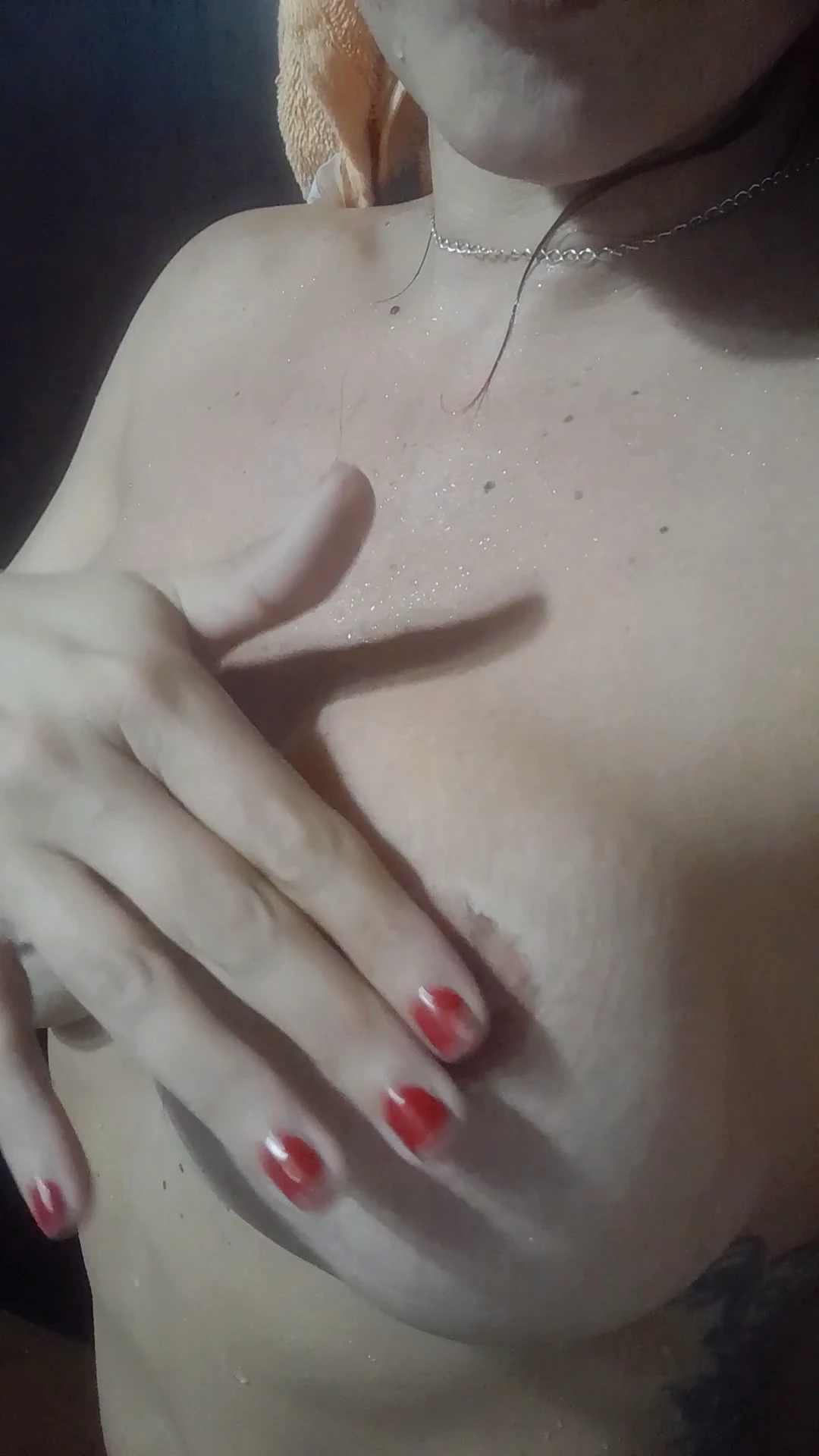 ...a little massage on my nipples. 🔥🔥🔥