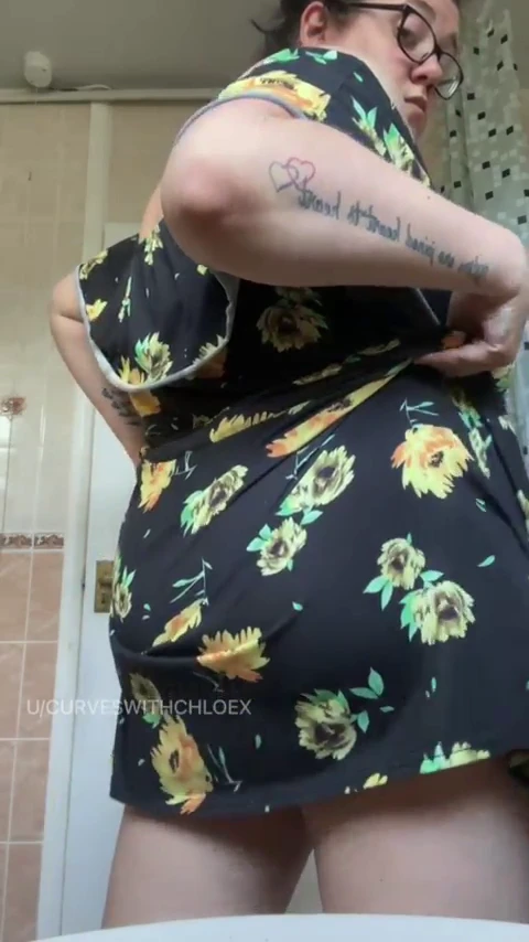 Best dress for shaking my ass