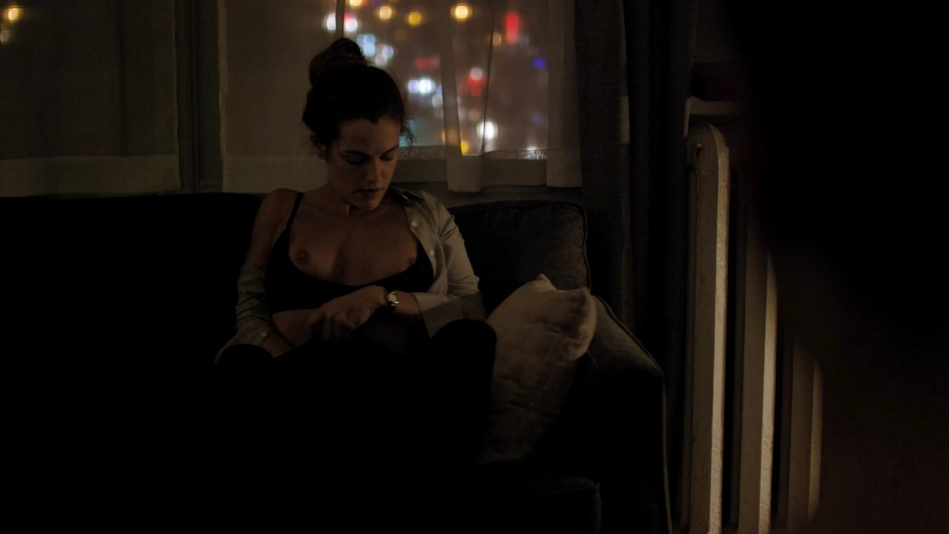 Riley Keough showing her beautiful tits - in The Girlfriend Experience (2016)