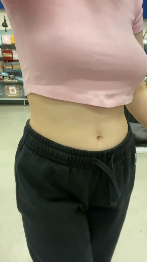 I only date men who let’s me flash my tits in public [gif]